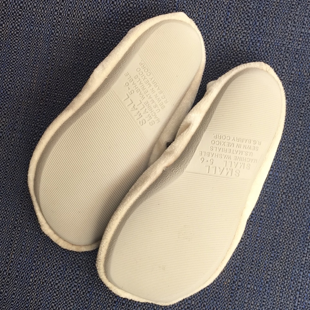 Girls Velvet Slippers - Picture 2 of 2